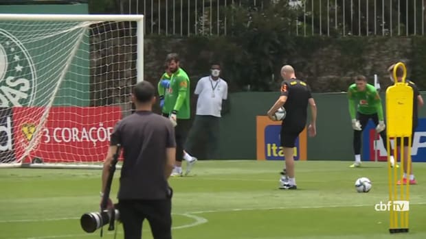 Alisson and Ederson prepare to face Argentina in the World Cup qualifiers